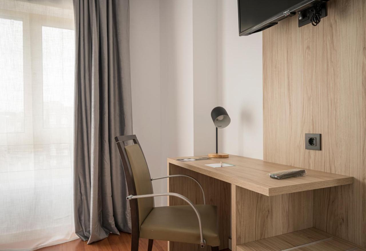 Hotel Alda Centro Хихон Екстериор снимка