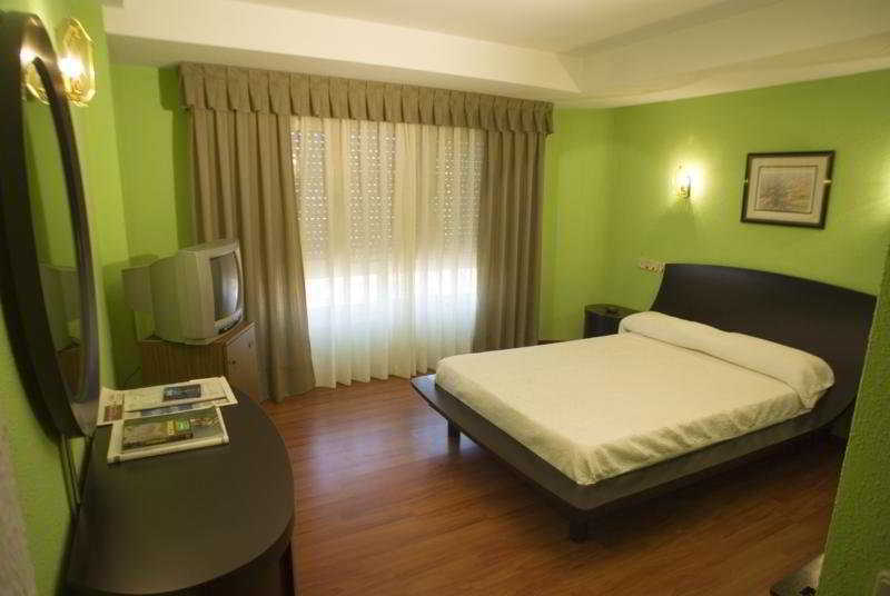 Hotel Alda Centro Хихон Екстериор снимка