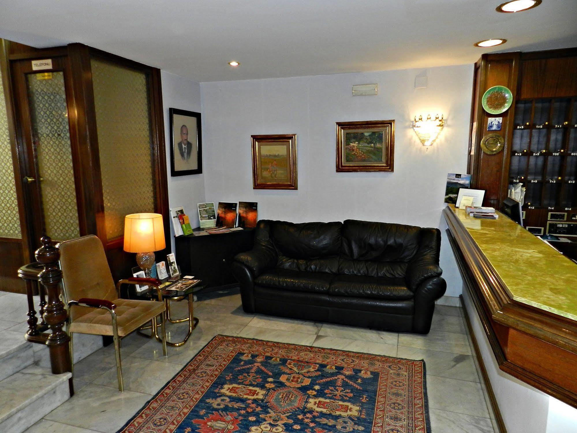 Hotel Alda Centro Хихон Екстериор снимка