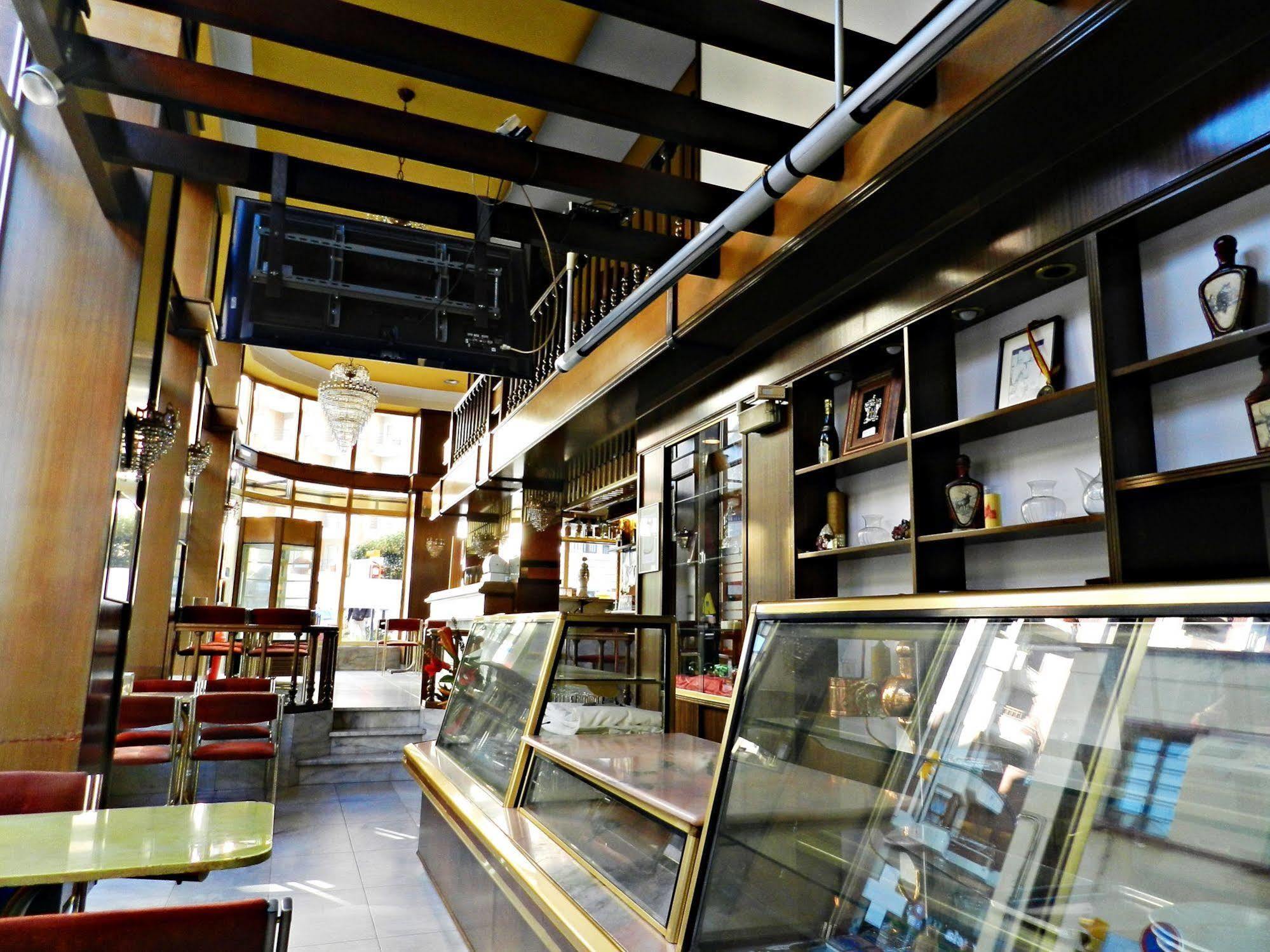 Hotel Alda Centro Хихон Екстериор снимка